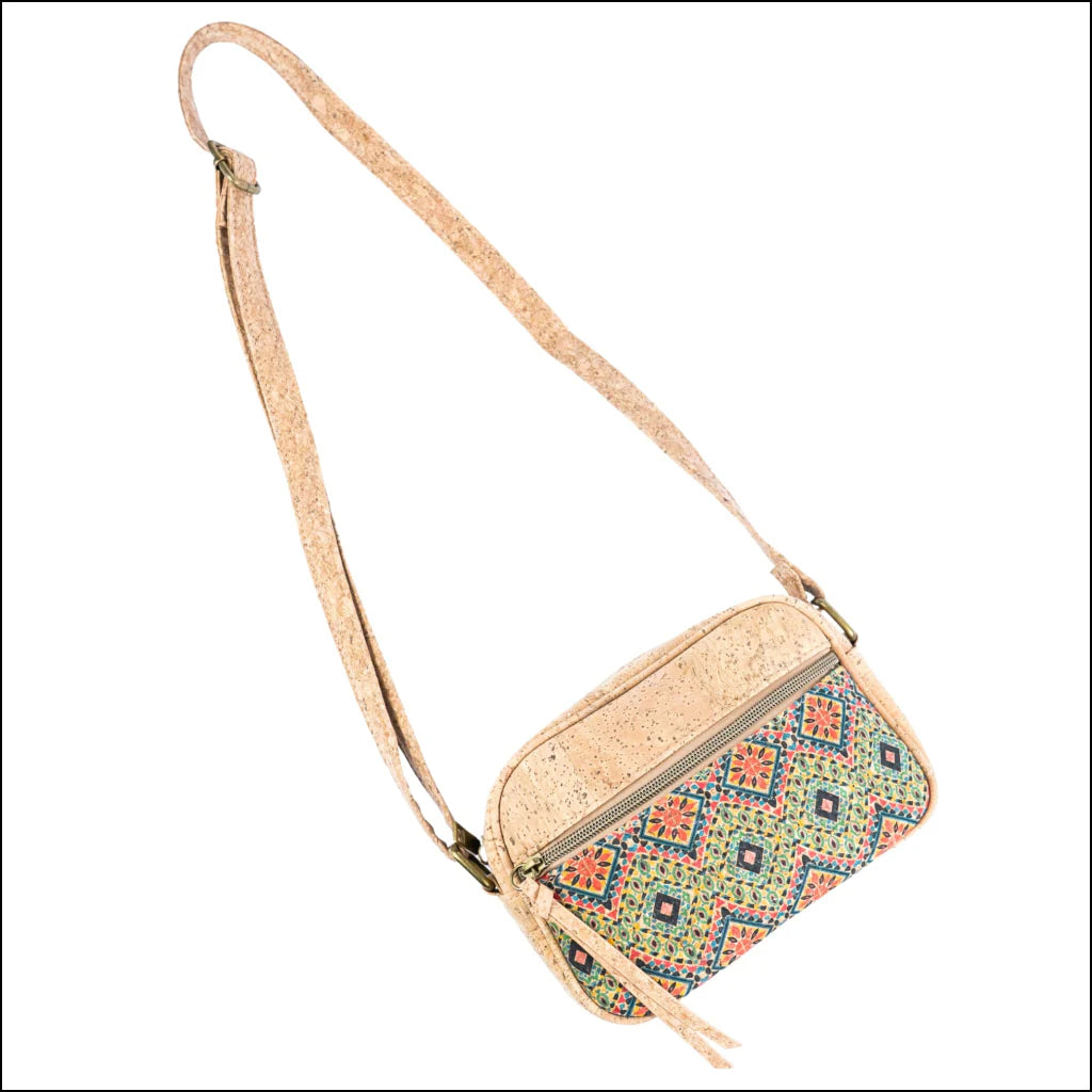 DeCarbonize Damen Crossbody Handtasche aus Kork Clutch mit Riemen Vegan Leder Nachhaltig